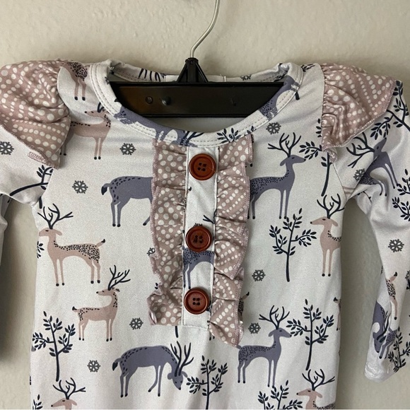 Deer Print Baby Girl Ruffled Romper One Piece Snap Closure Soft Material 6-12M - Picture 2 of 12